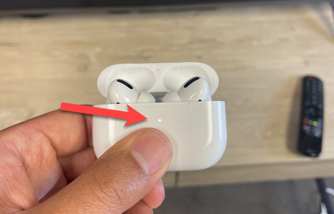 Airpods Blinking White