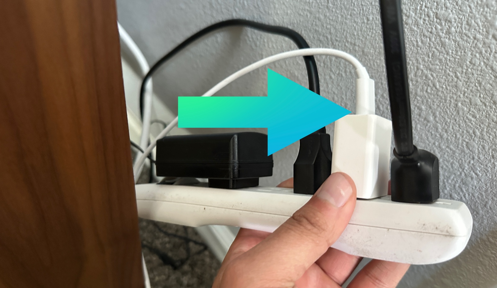 Plug in Chromecast power source