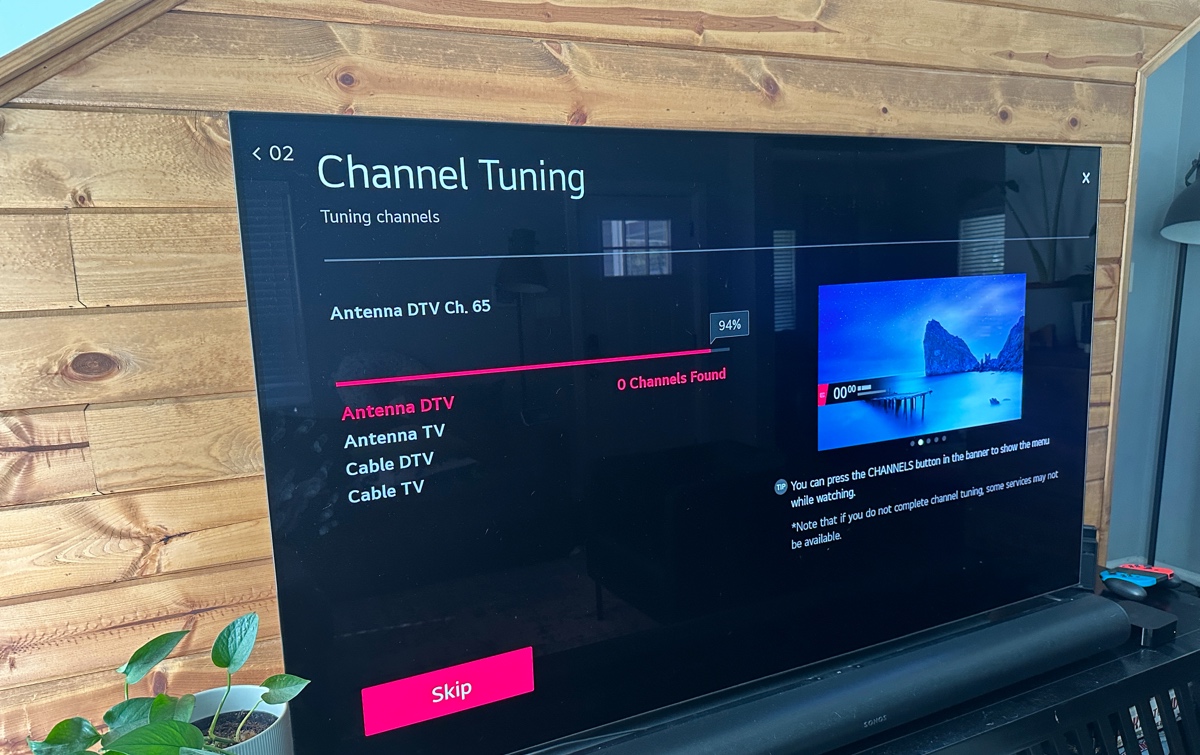 LG tv channel tuning in progress