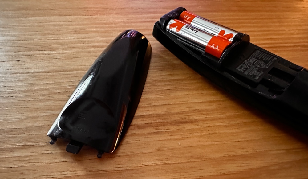 Change LG remote batteries
