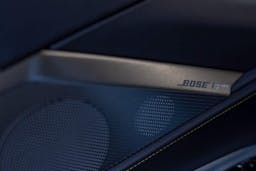 bose headphones logo