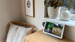 Google Nest Hub Max displaying Google Photos